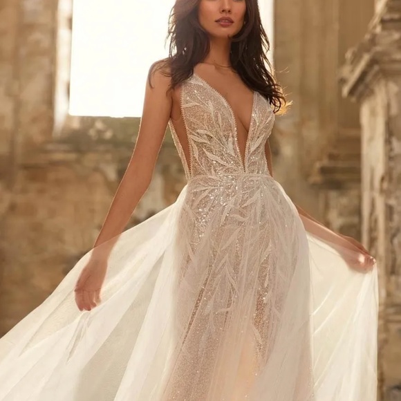 Eva Lendel Rebeka Wedding Dress - Picture 3 of 10